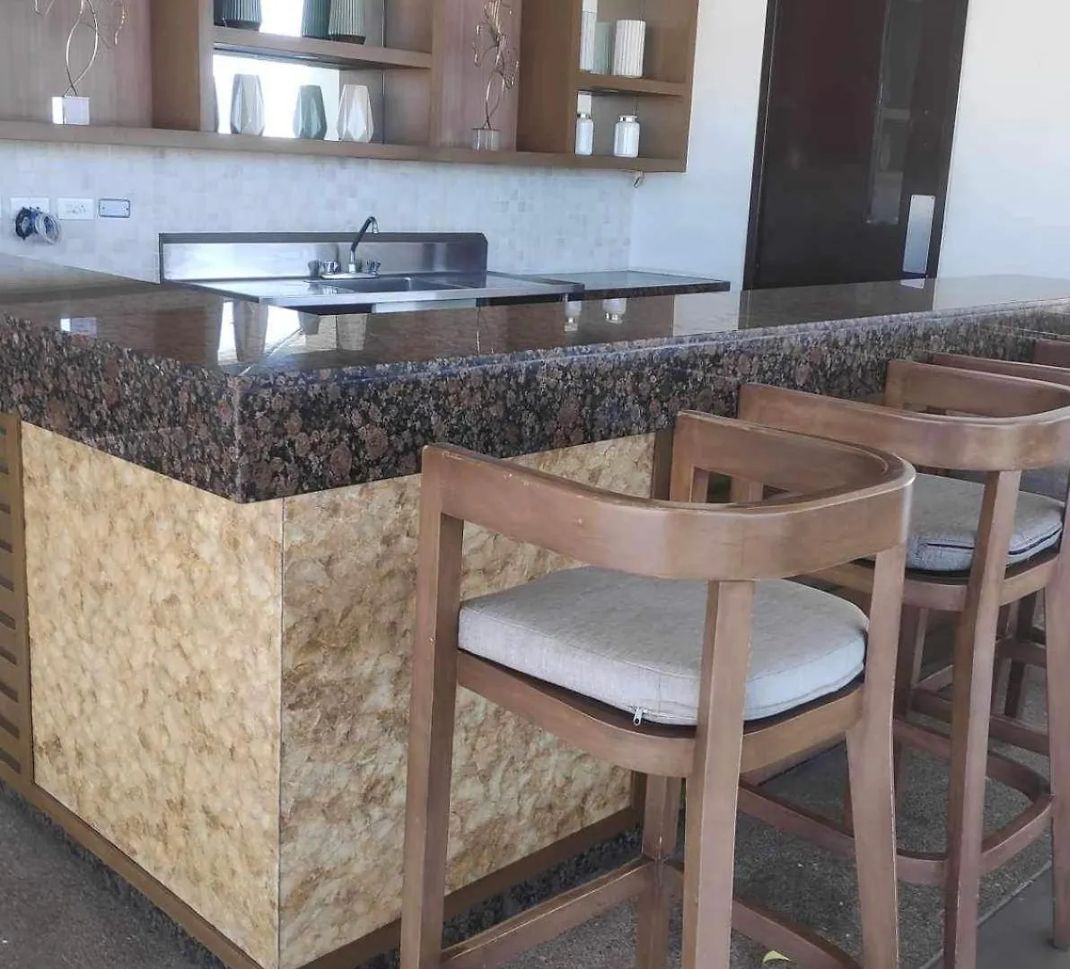 Modern Style 2Br Condo Good For 6 Packs Near Naia Manila